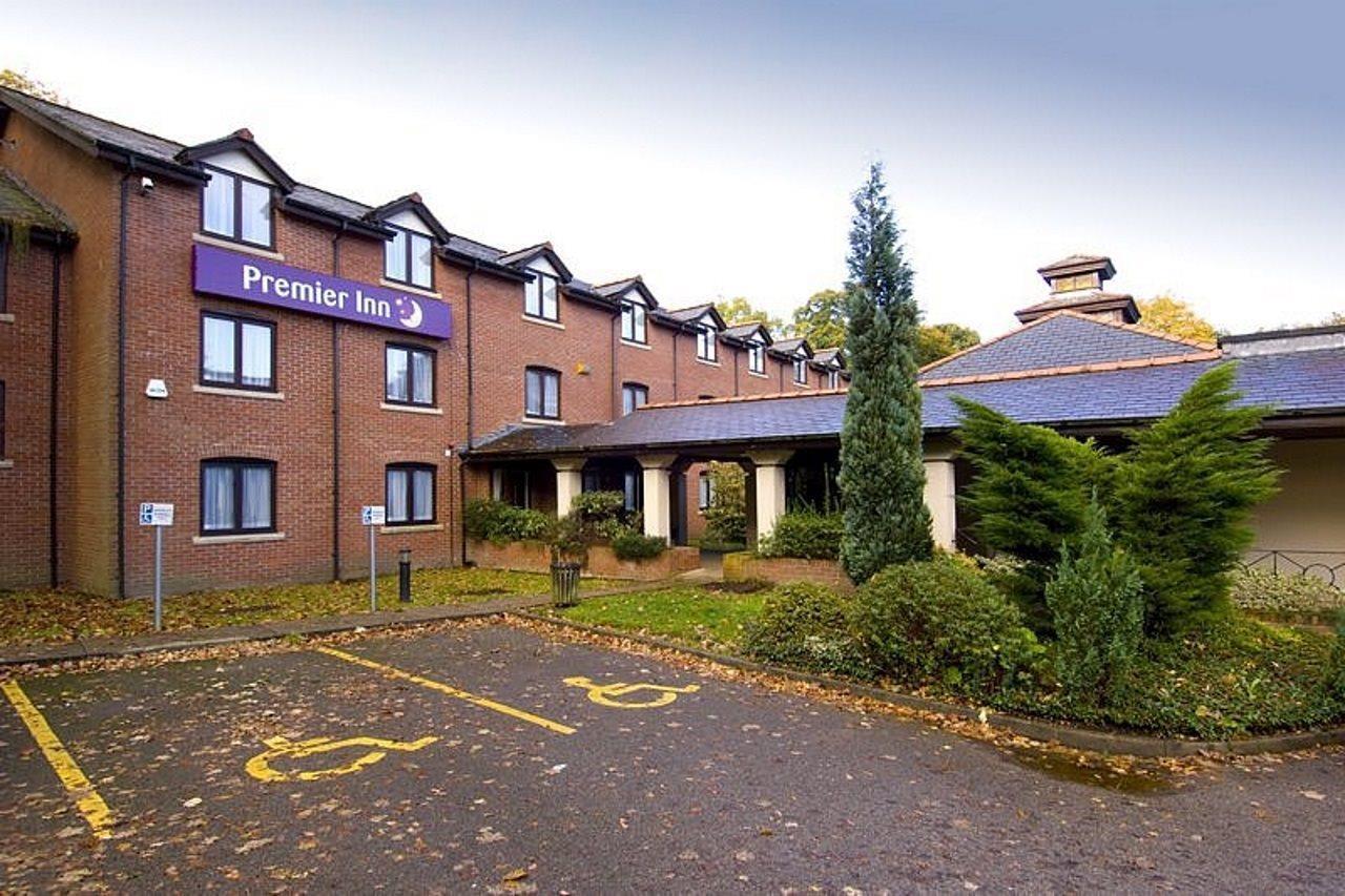 Premier Inn Manchester - Wilmslow Extérieur photo