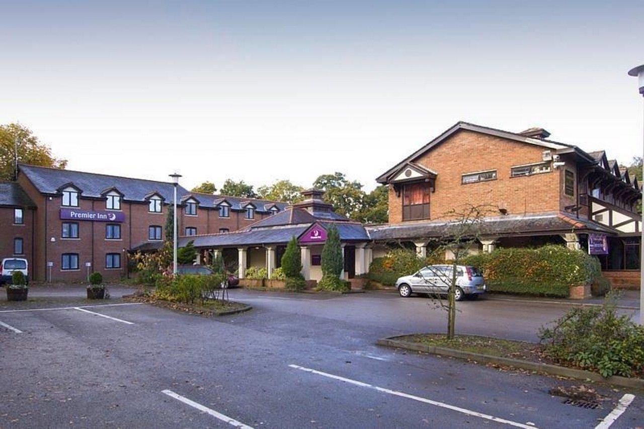 Premier Inn Manchester - Wilmslow Extérieur photo