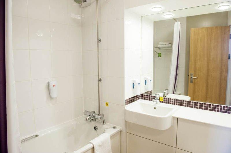 Premier Inn Manchester - Wilmslow Extérieur photo